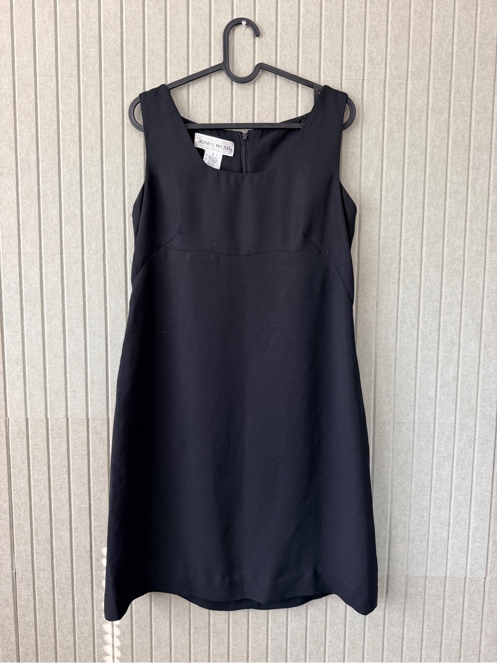 Jones Wear Black Sleeveless Mini Dress